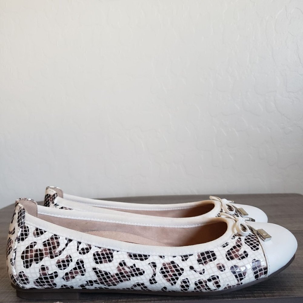 Vionic Minna Leopard Snake Print Ballet Flats Lea… - image 1